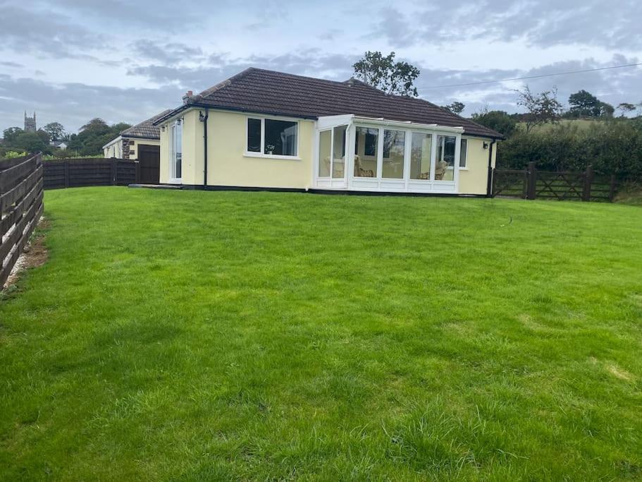 Bungalow In Pillaton Saltash Esterno foto